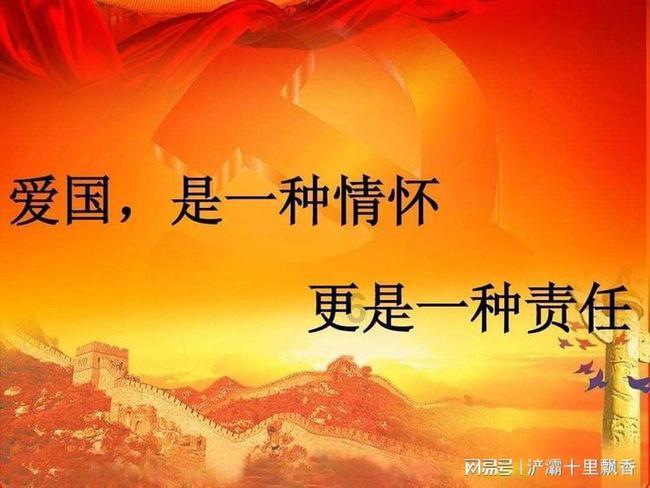 秦岚又带火了一种穿搭，叫“上面去上班，下面去约会”，时髦养眼