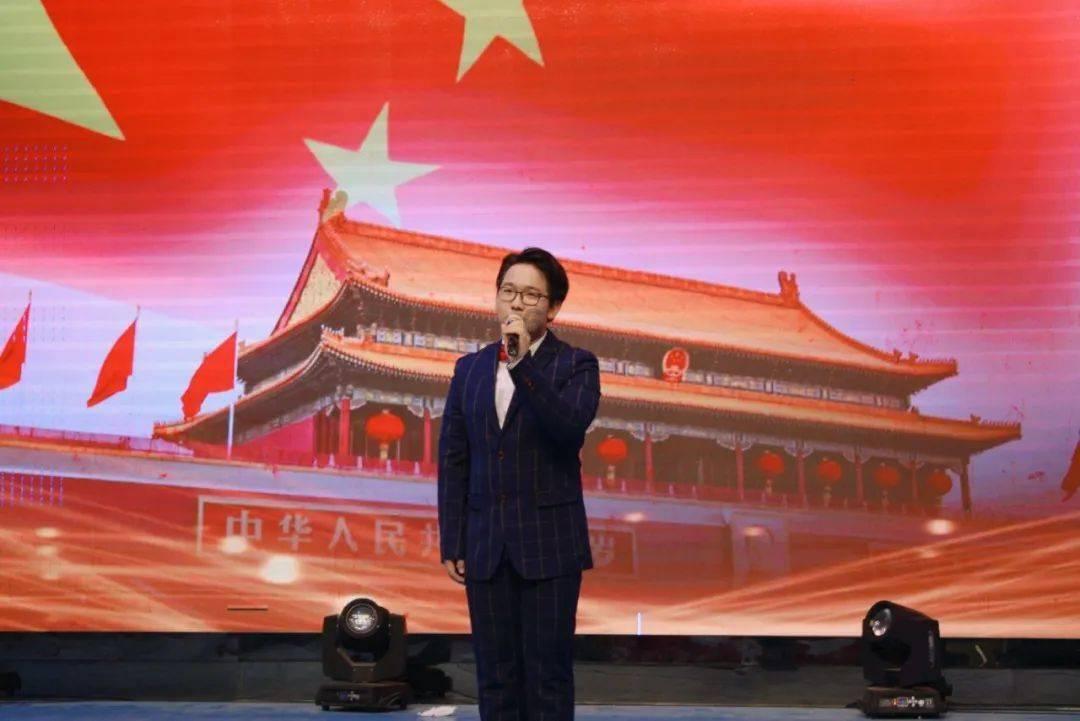 收盘：三大股指本周均录得涨幅 为连续第三周上涨